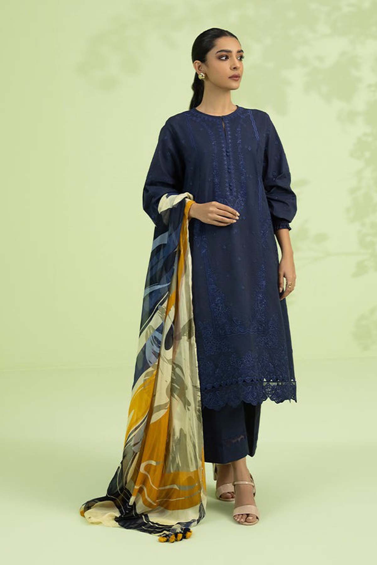 Sapphire women new dress design winters empires collection Pakistan girls fashion 2024