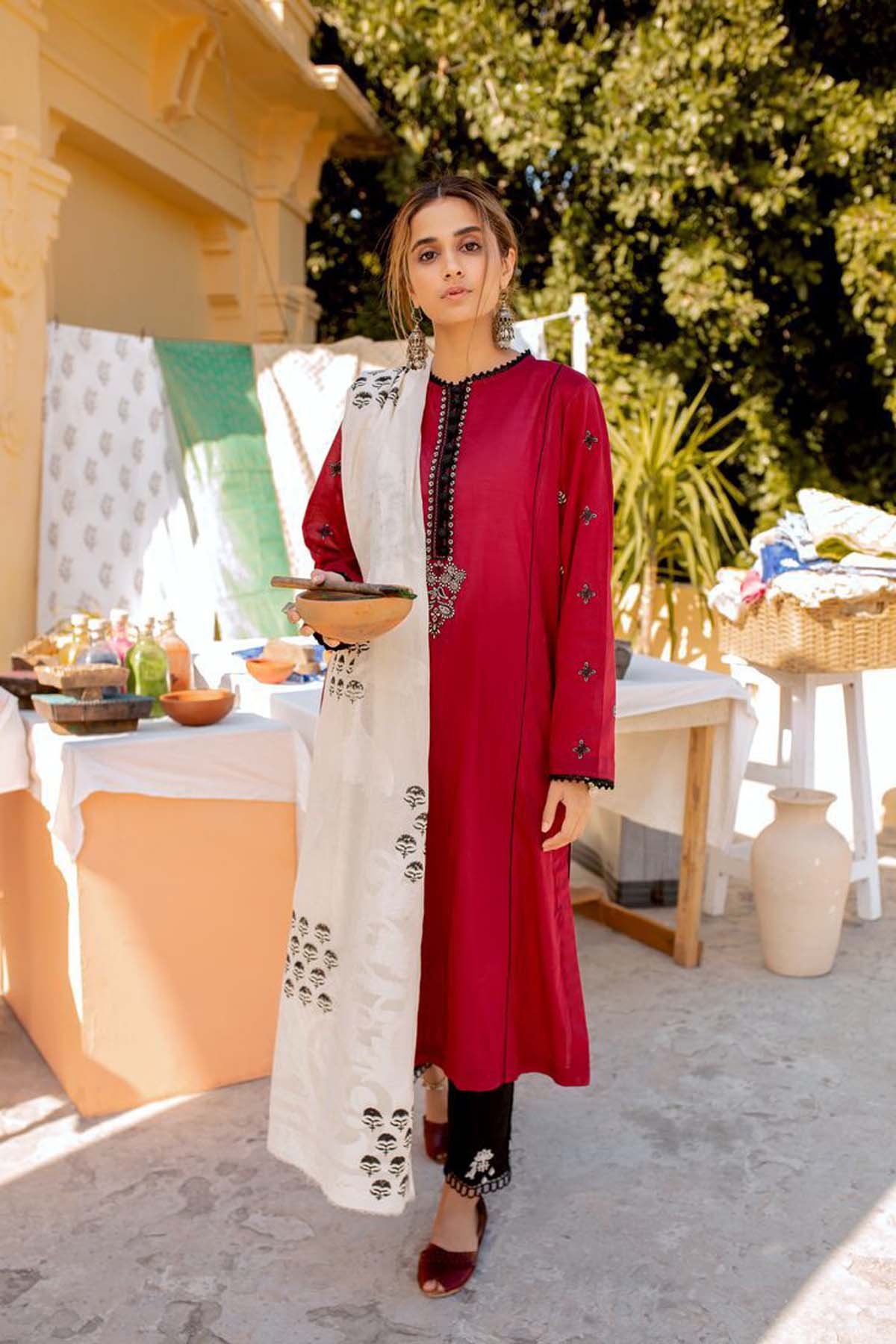 women new dress design ethnic original dress brand empires collection Pakistan winters 2024